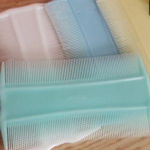 💋💋💋Two Lice comb